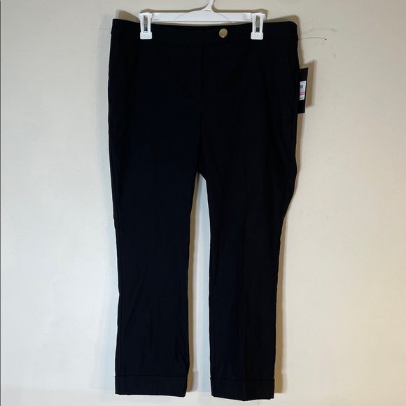 Jones New York Pants - NWT. Jones New York 10 Classic Black Slim Crop Dress Pants.